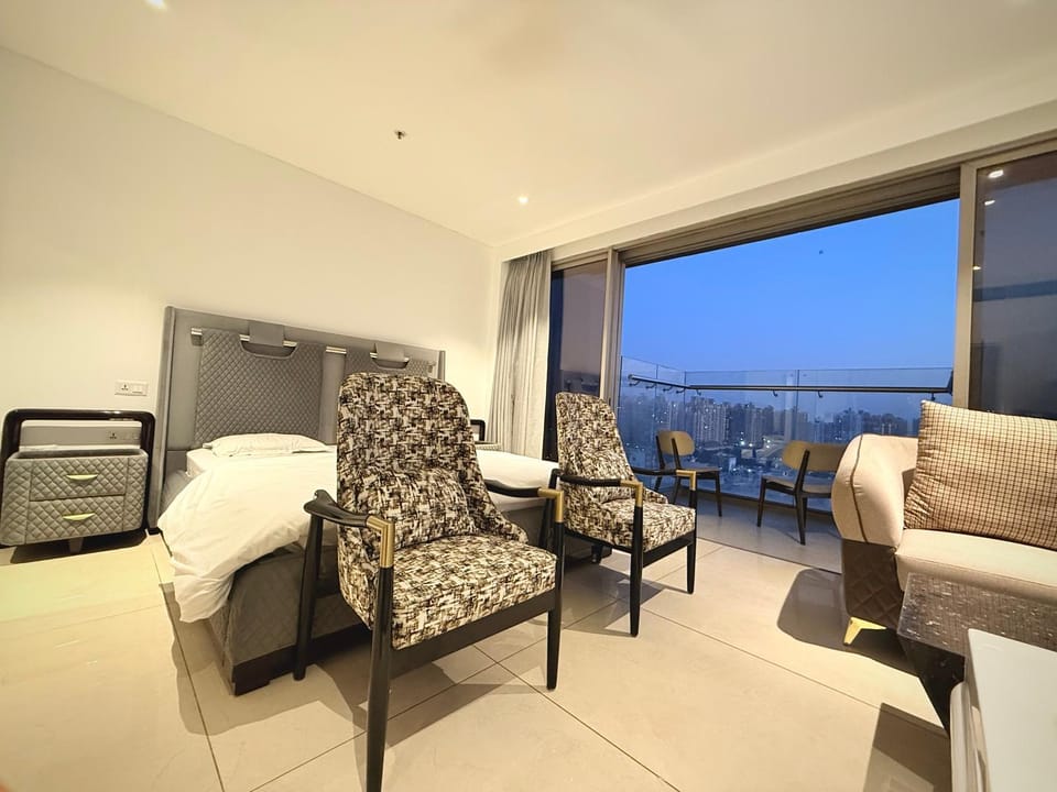 Luxe jacuzzi studio key 2 Apartment in Gurugram