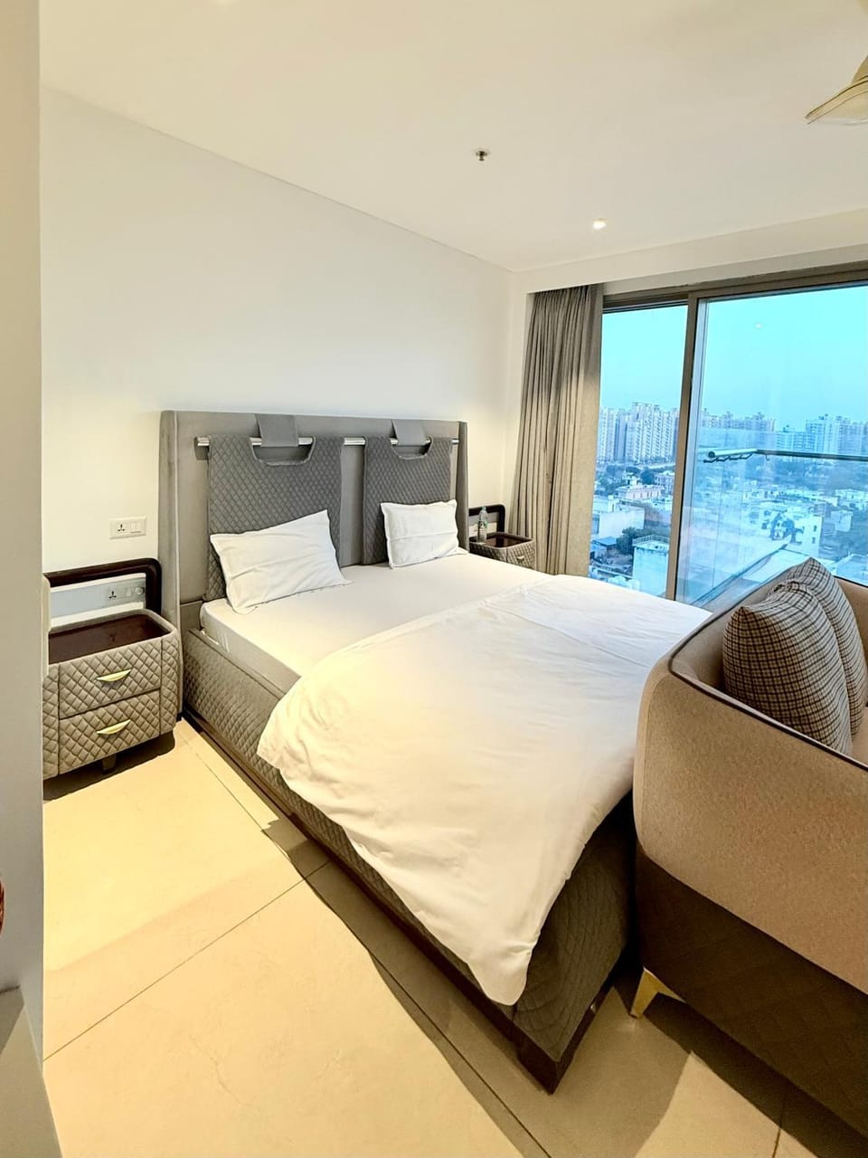 Luxe jacuzzi studio key 2 Apartment in Gurugram