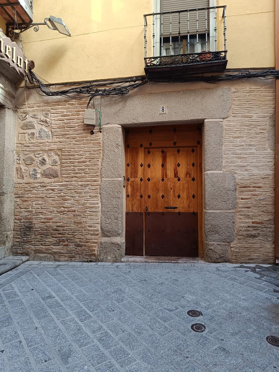Facade/entrance