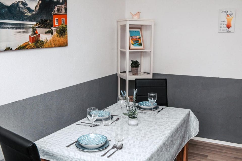 Kitchen or kitchenette, Dining area, Food, kitchen