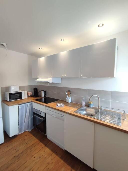 Le Petit Jacques, appartement & garage Apartment in Normandy