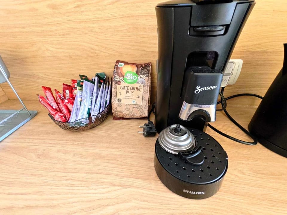 Coffee/tea facilities, Kitchen or kitchenette