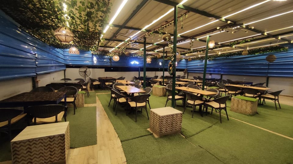 Restaurant/places to eat, Restaurant/places to eat