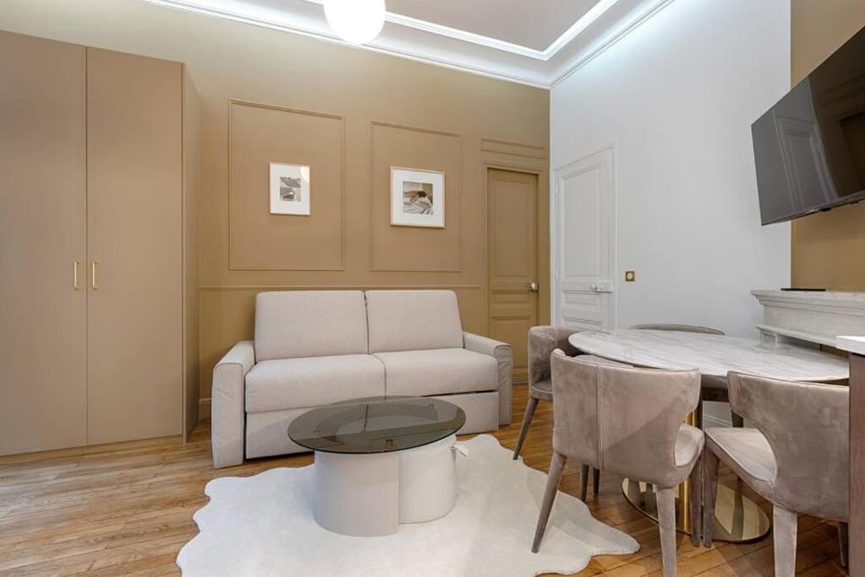 MyKeypers Luxury Parisian Flat - Heart of Paris Apartment in Paris