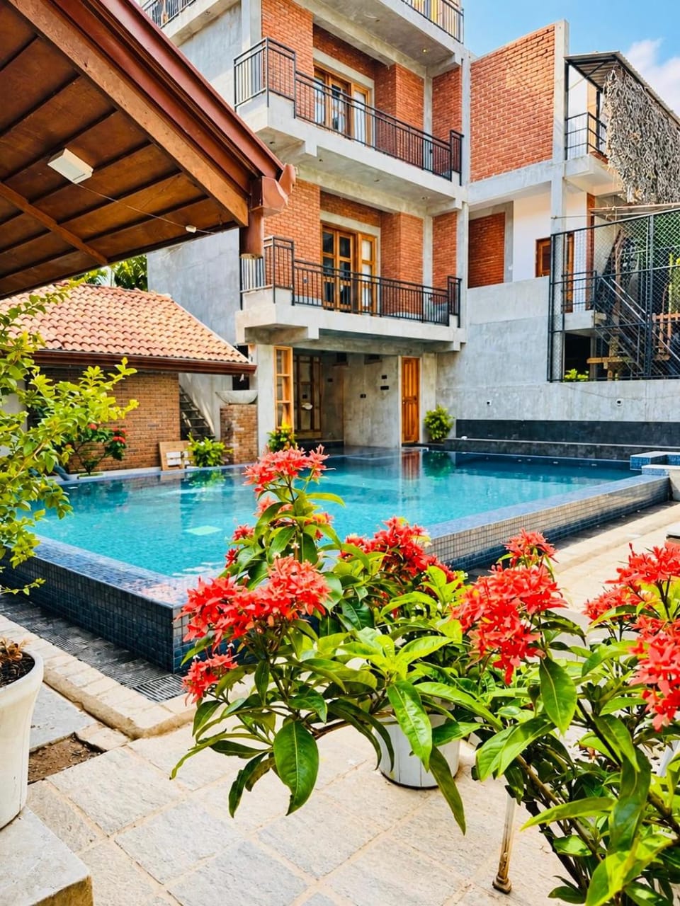 Swimming pool