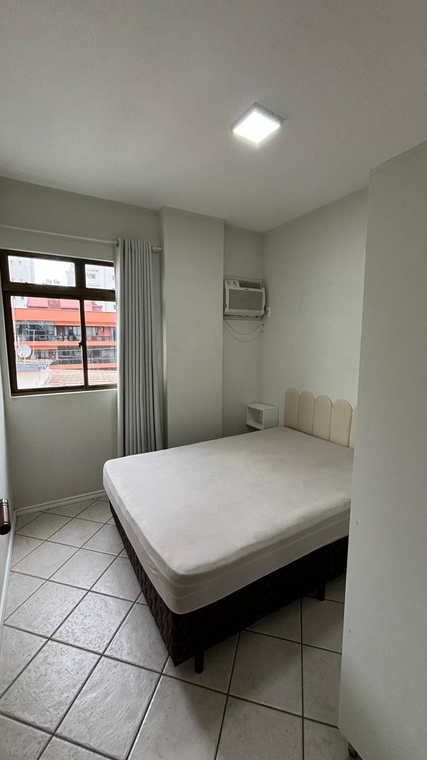 Apto com ótima localização, centro de Meia Praia Apartment in Porto Belo