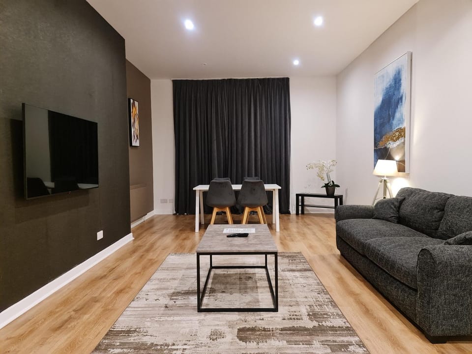 TV and multimedia, Living room, Seating area