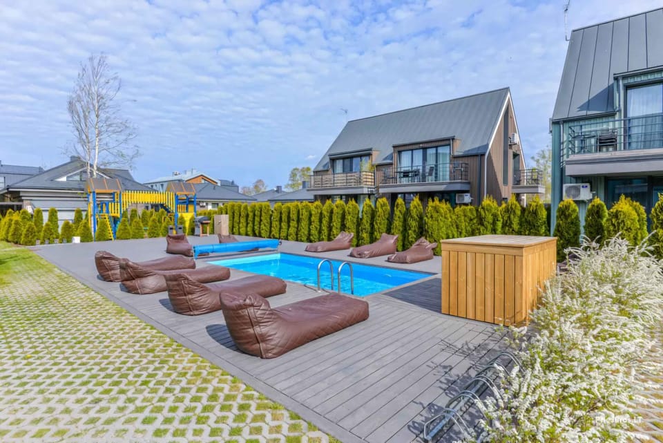Property building, Swimming pool