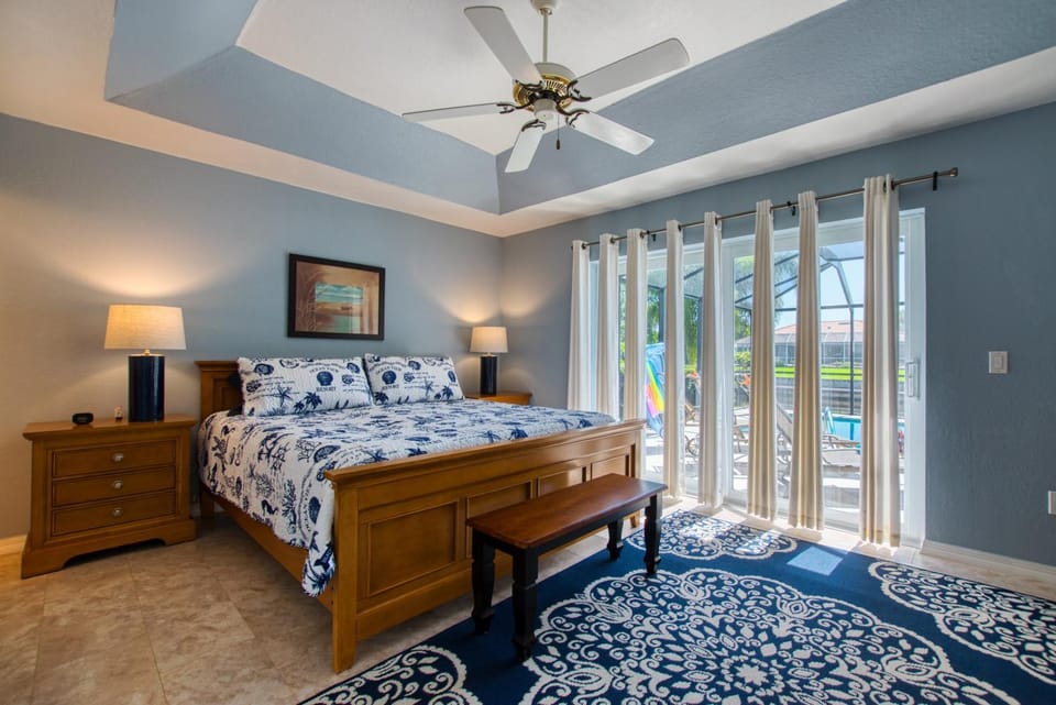 VILLA BOATERS DREAM - 3 BEDS 2 BATHS - 8 GUESTS - GULF ACCESS & POOL/SPA - INCL.10% OFF BOAT RENTAL Villa in Cape Coral