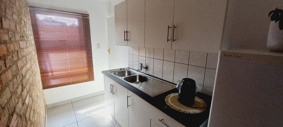 Coffee/tea facilities, Kitchen or kitchenette, minibar