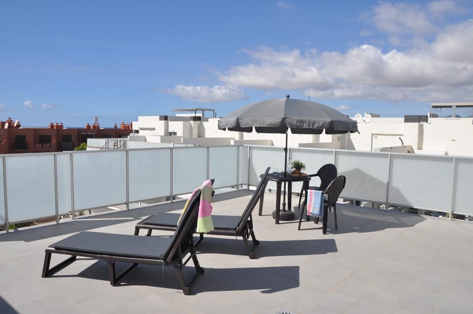 Balcony/Terrace, sunbed