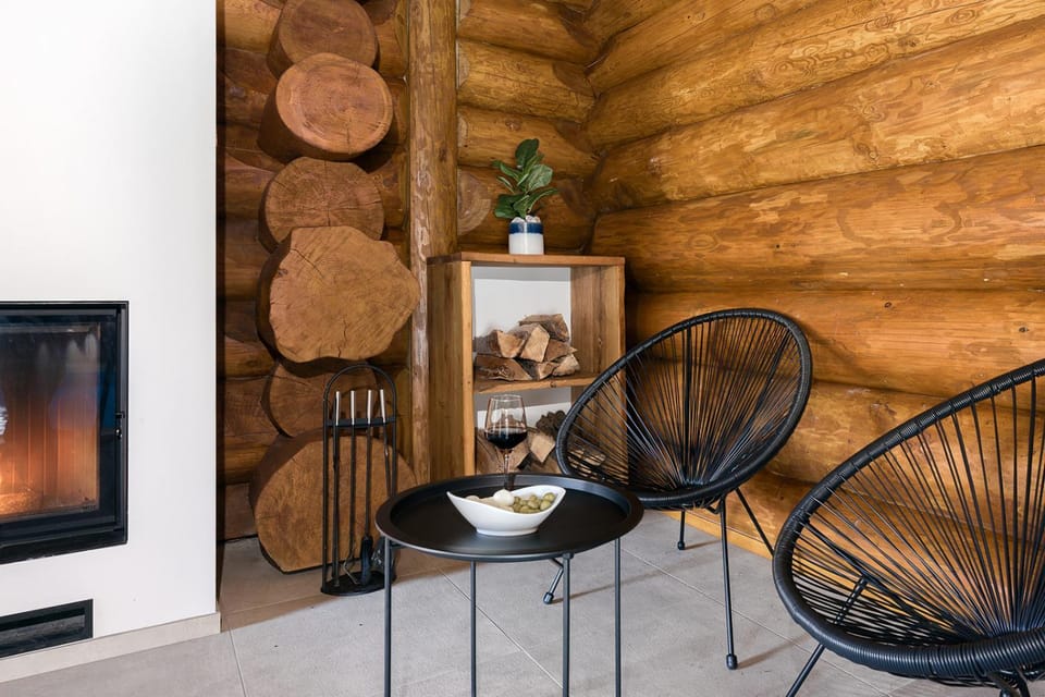 Seating area, flat iron