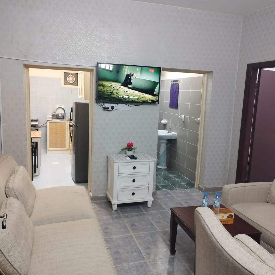 Communal lounge/ TV room, TV and multimedia, Living room, Seating area