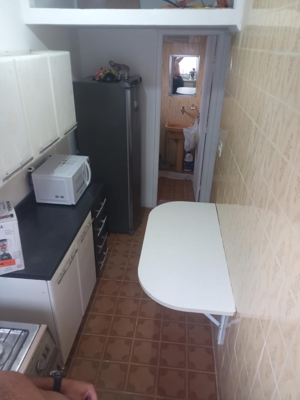 Kitchen or kitchenette, oven
