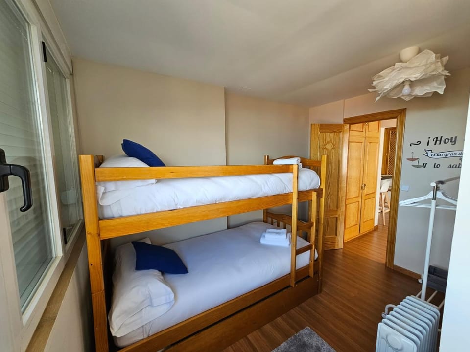 Bed, Bedroom, bunk bed