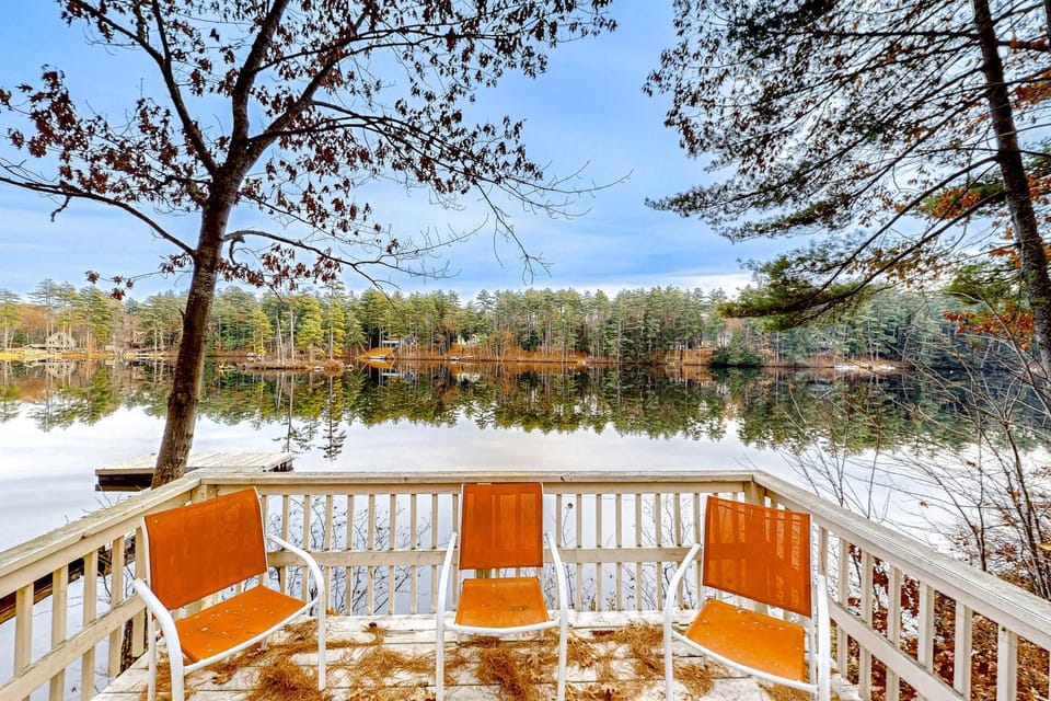 Dock! Dog-Friendly Lakefront Gem in Southern Maine House in Limerick