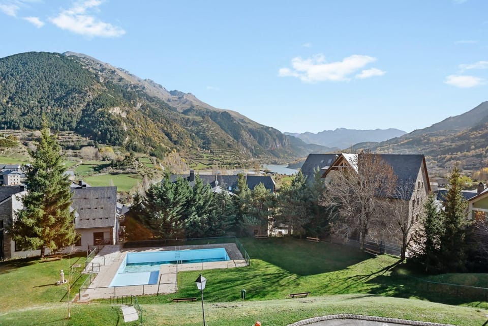 Aspen - By CARDI Suites Apartment in Sallent de Gállego