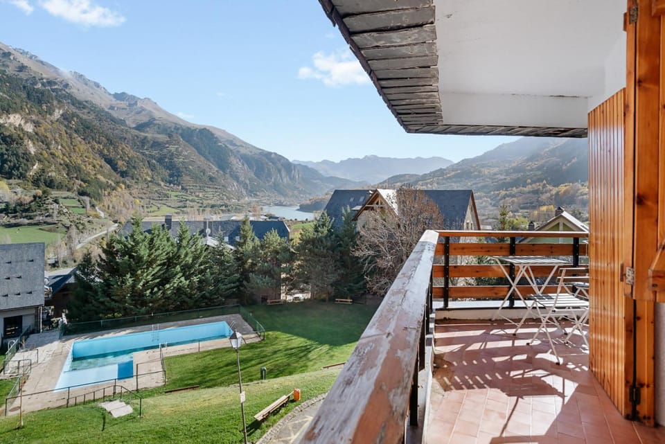 Aspen - By CARDI Suites Apartment in Sallent de Gállego