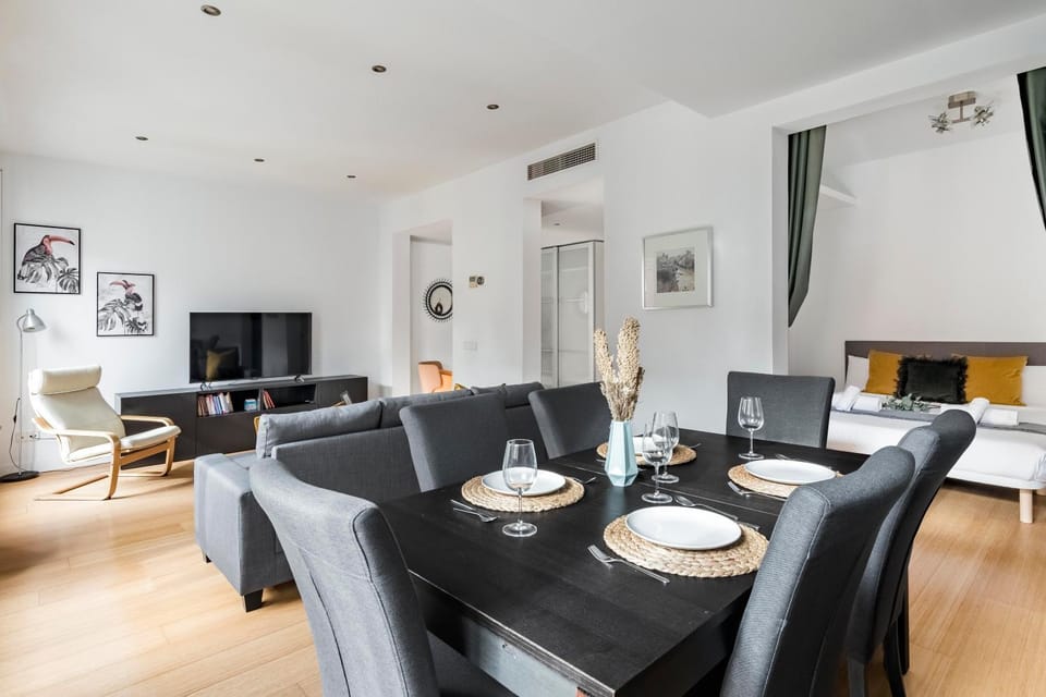 Living room, Dining area