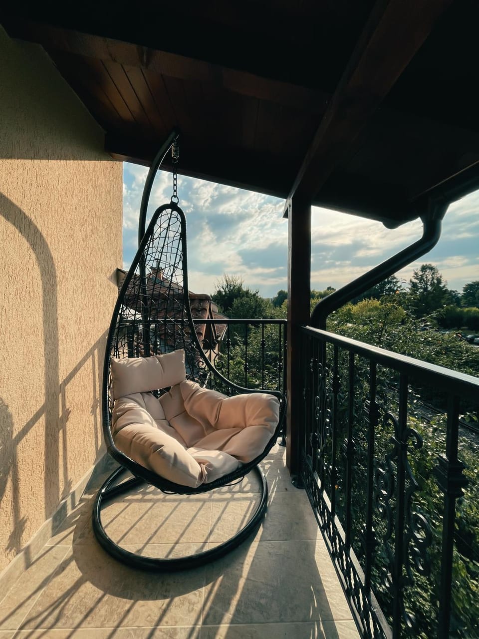 View (from property/room), Balcony/Terrace, Seating area
