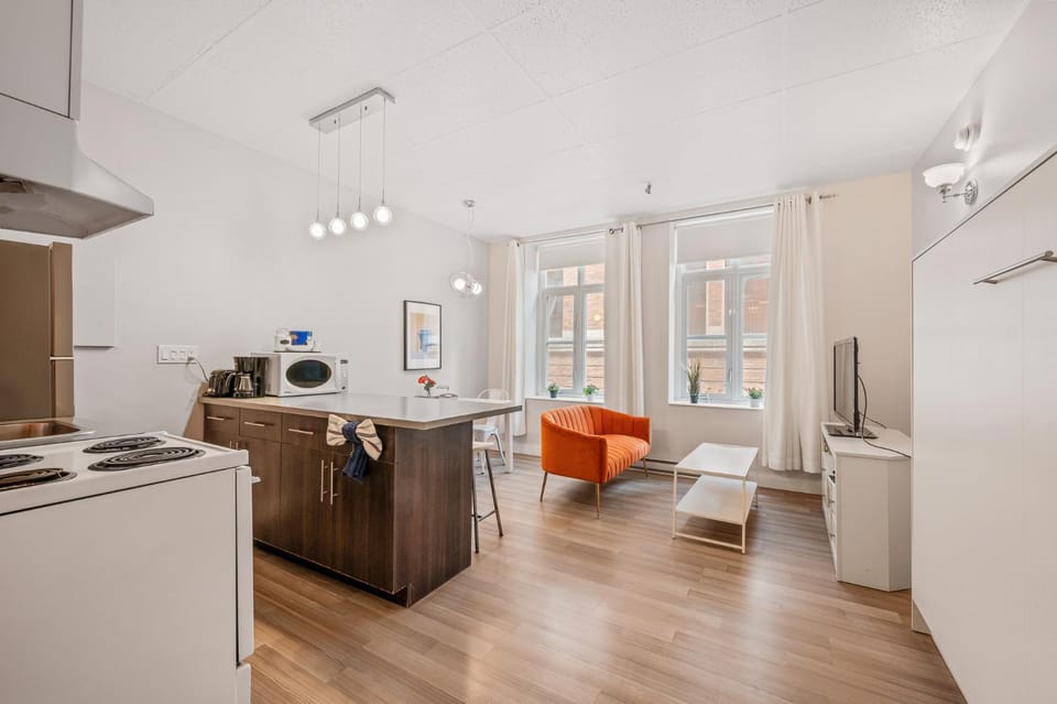 LOFT URBAIN au centre-ville de Québec/St-Joseph Apartment in Quebec City