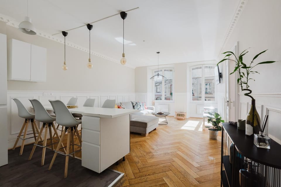 Kitchen or kitchenette, Living room, Dining area