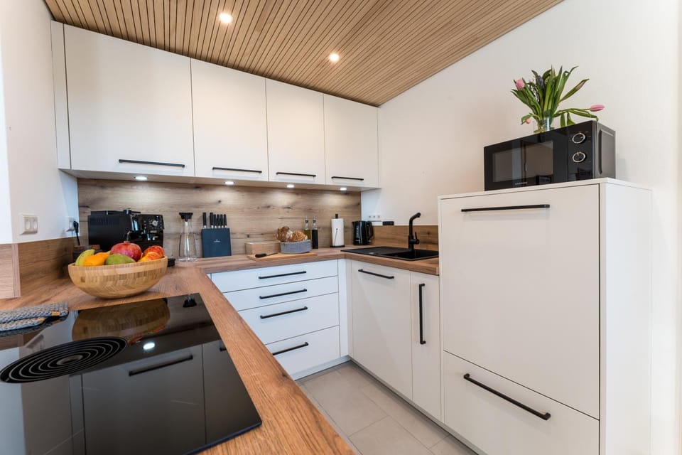 Coffee/tea facilities, Kitchen or kitchenette, dishwasher, minibar, stove, toaster, kitchen