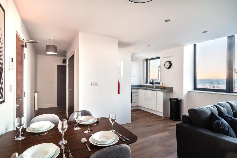 StayZeni, Alexandra Rise Manchester 2 Bed Flat Apartment in Stretford