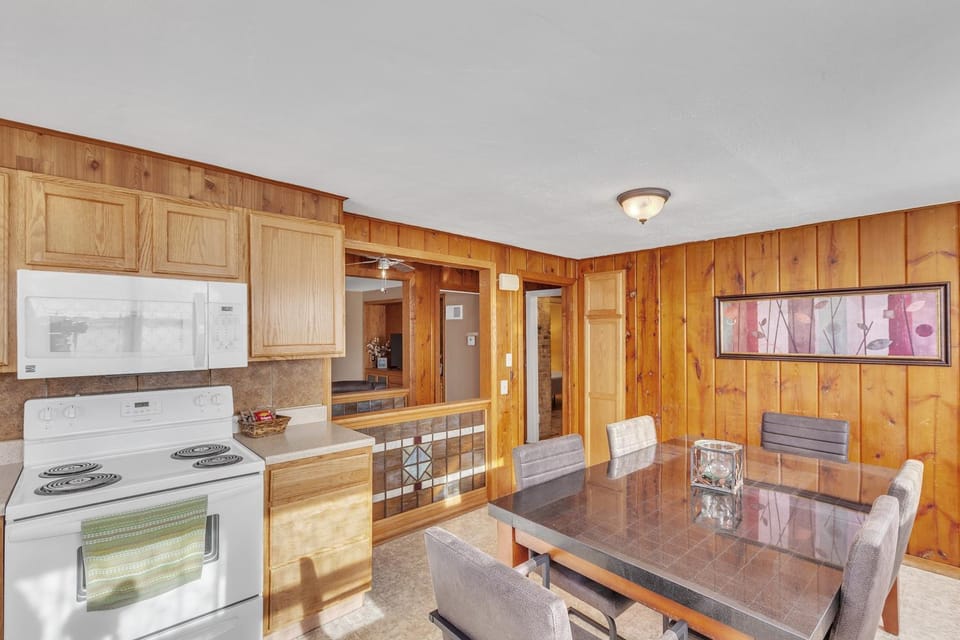 Downtown 2 story property apts Apartment in Spearfish