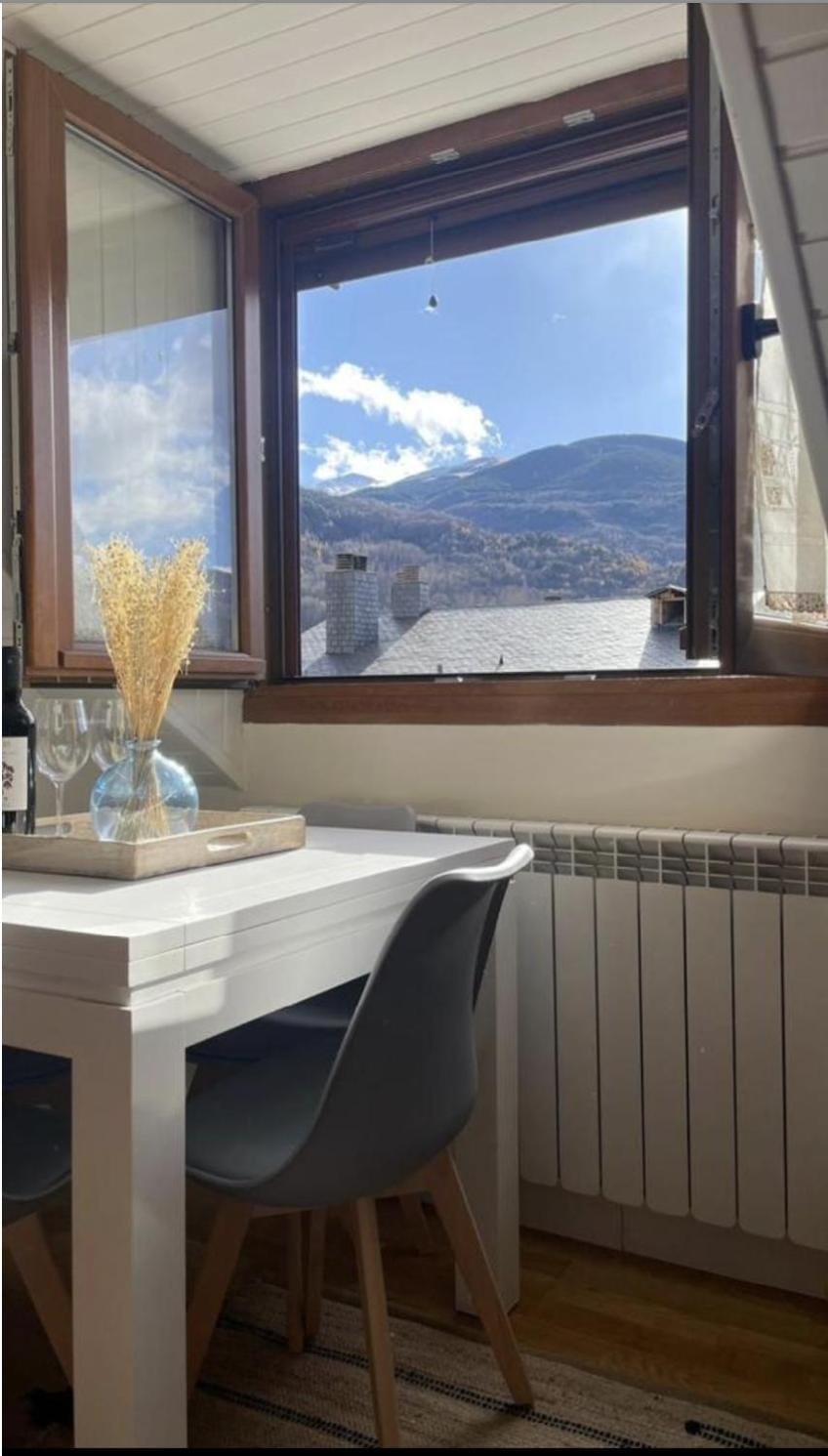 CHECK-IN CASAS Casa Benas Apartment in Benasque