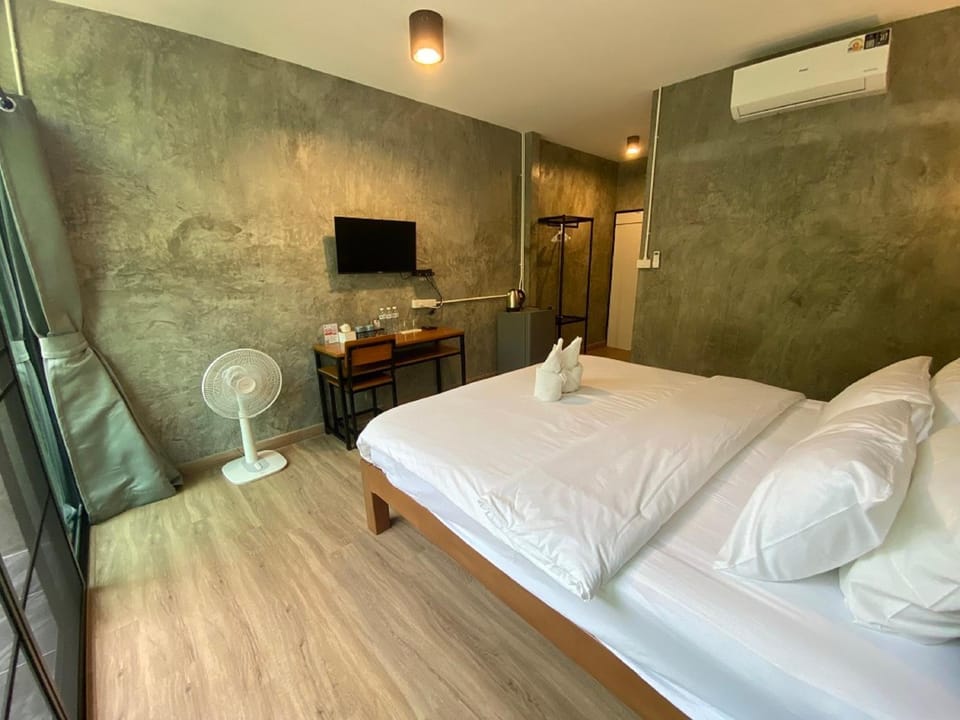 Bed, TV and multimedia, Photo of the whole room, Bedroom, air conditioner