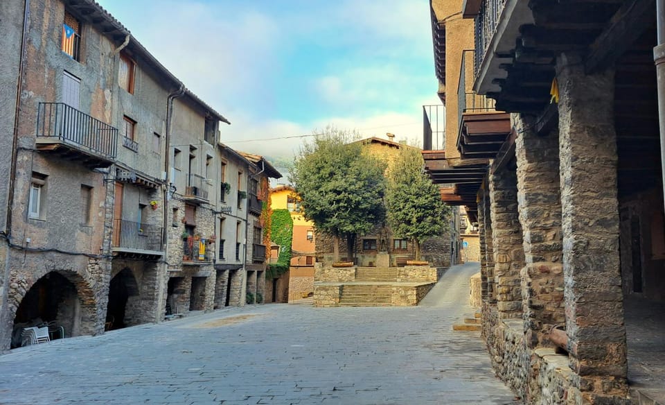 Neighbourhood, Landmark view