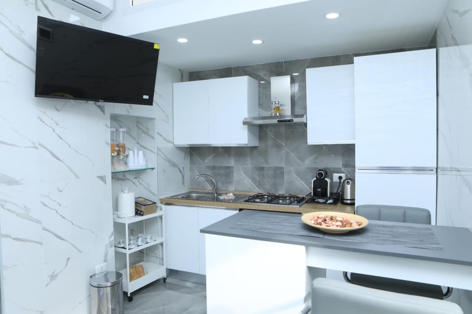 Kitchen or kitchenette, Living room