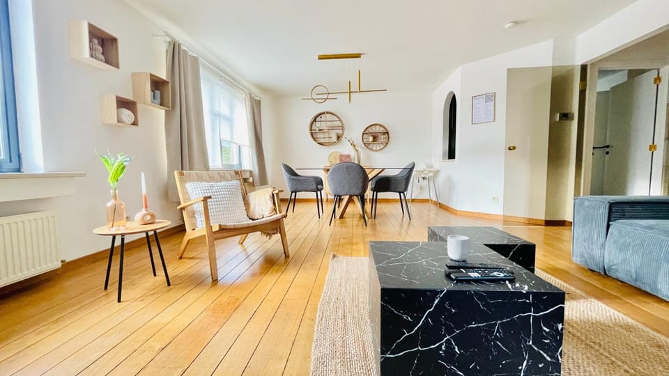Living room, Seating area, Dining area
