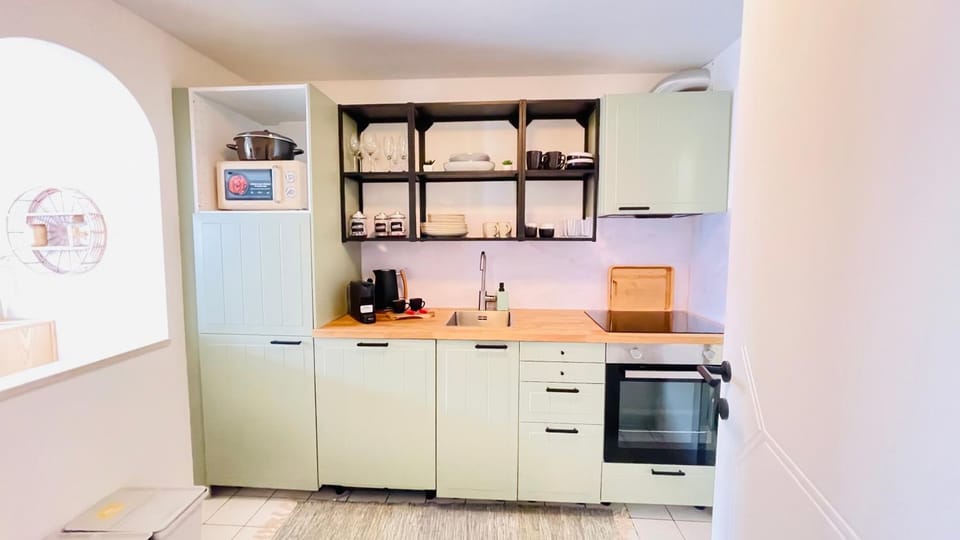 Coffee/tea facilities, Kitchen or kitchenette, dishwasher, minibar, pet friendly, stove