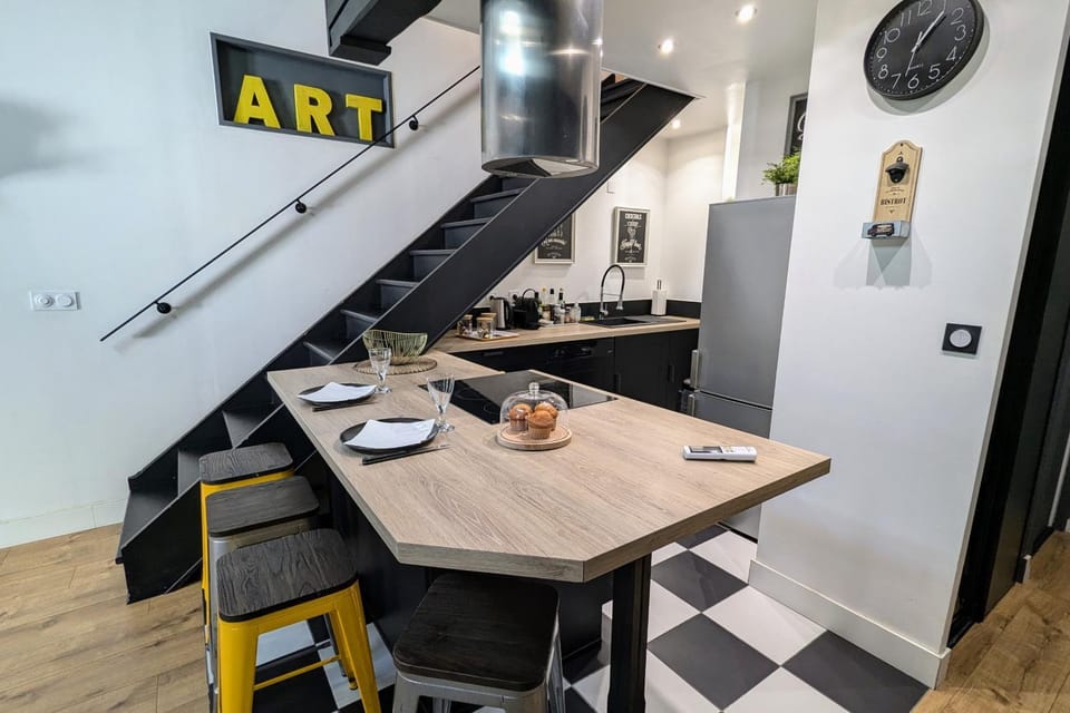 Dining area, stove, kitchen