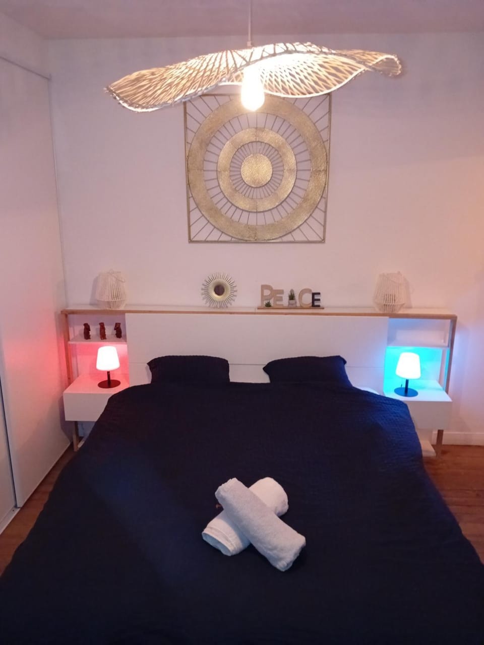 T2 Cosy autonome h24 Parking privé attenant TV 165cm Netflix wi-fi au Rez-de-chaussée Apartment in Alençon