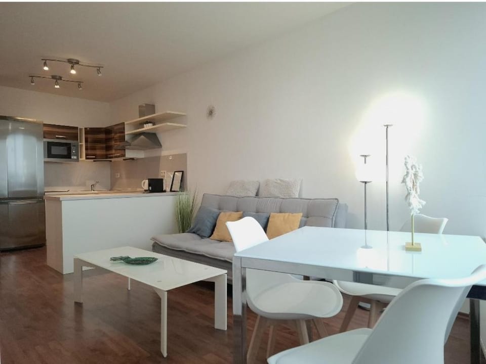 A Zen Getaway with garage parking Apartment in Bratislava