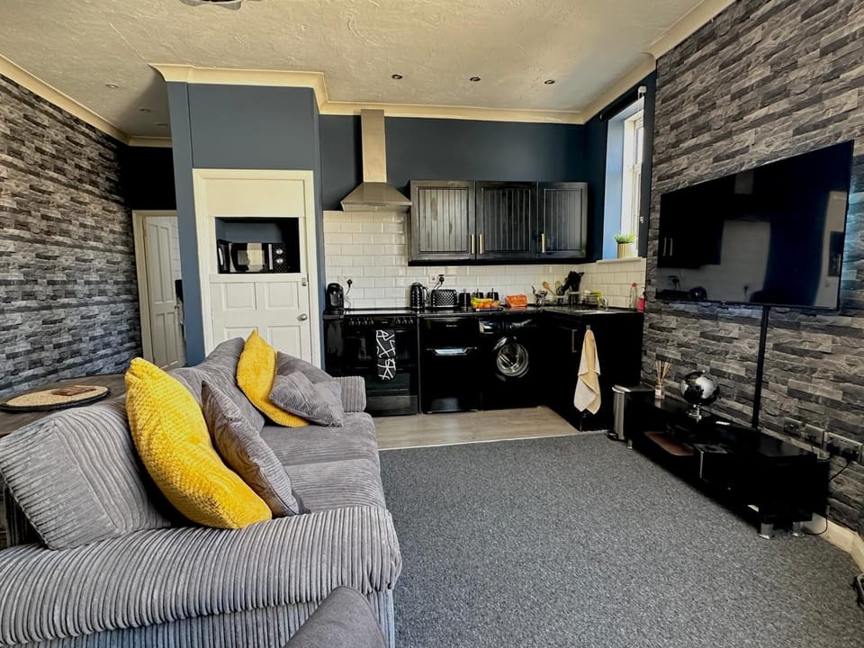 Kitchen or kitchenette, Living room