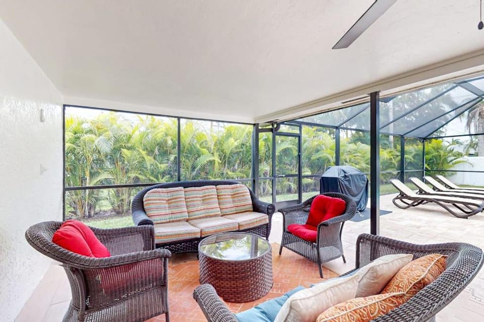 Coral Sweet Cottage House in Cape Coral