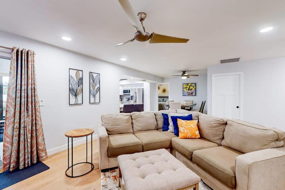 Coral Sweet Cottage House in Cape Coral