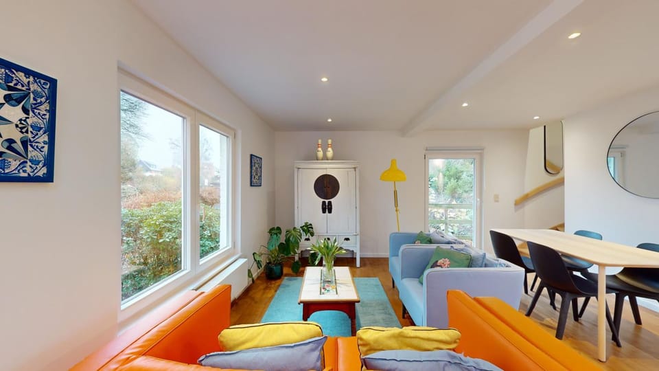 Living room, Seating area, Dining area