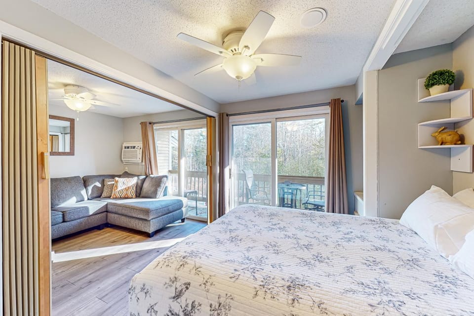 Misty Harbor Beach Retreat Apartment in Gilford