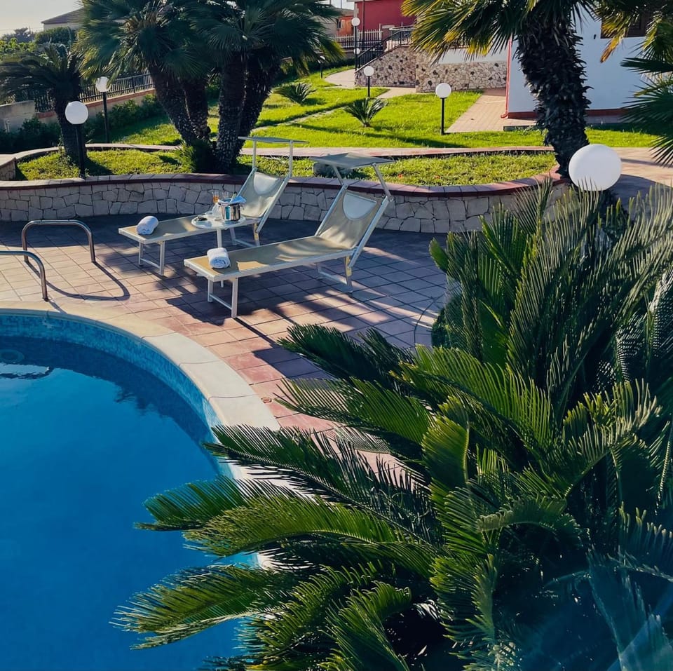 Garden, TV and multimedia, Pool view, sunbed