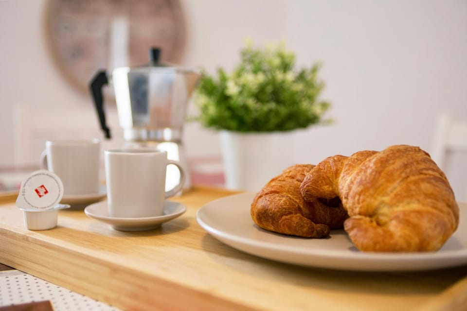 Food and drinks, Food, Breakfast, Continental breakfast