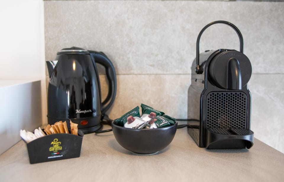 Coffee/tea facilities, Kitchen or kitchenette