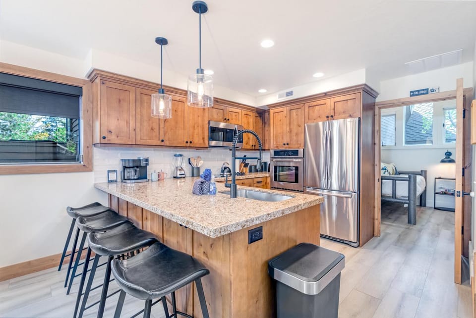 Kitchen or kitchenette, Dining area, dishwasher, oven, stove, toaster