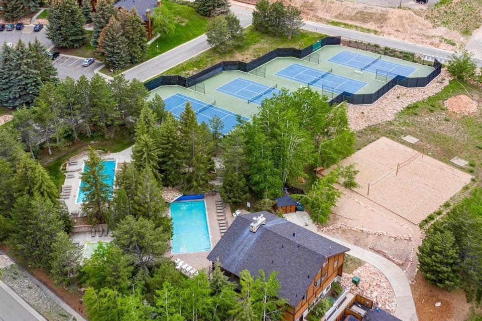 Day, Bird's eye view, Tennis court, Pool view, Swimming pool
