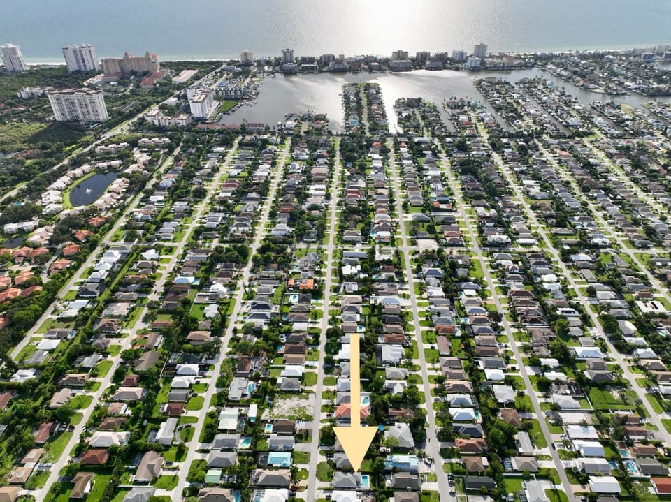 Natural landscape, Bird's eye view, Street view, Location