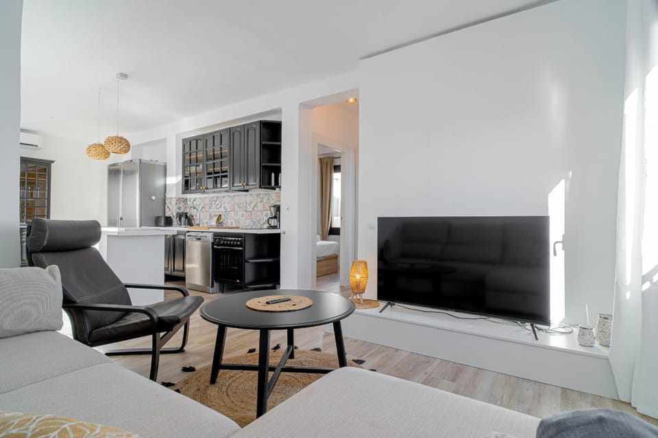 Communal lounge/ TV room, Living room